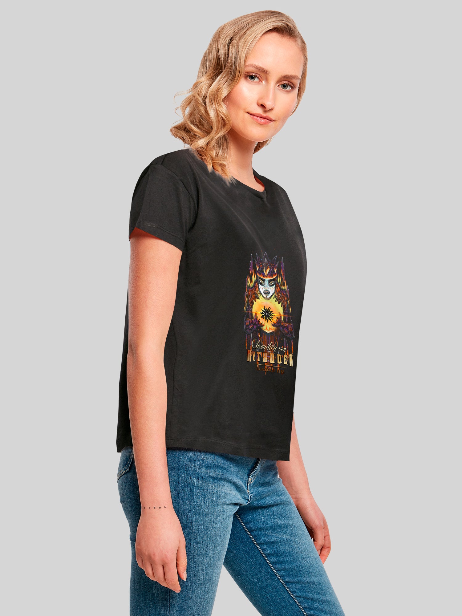 Crónicas 2025 con la camiseta de la caja de damas