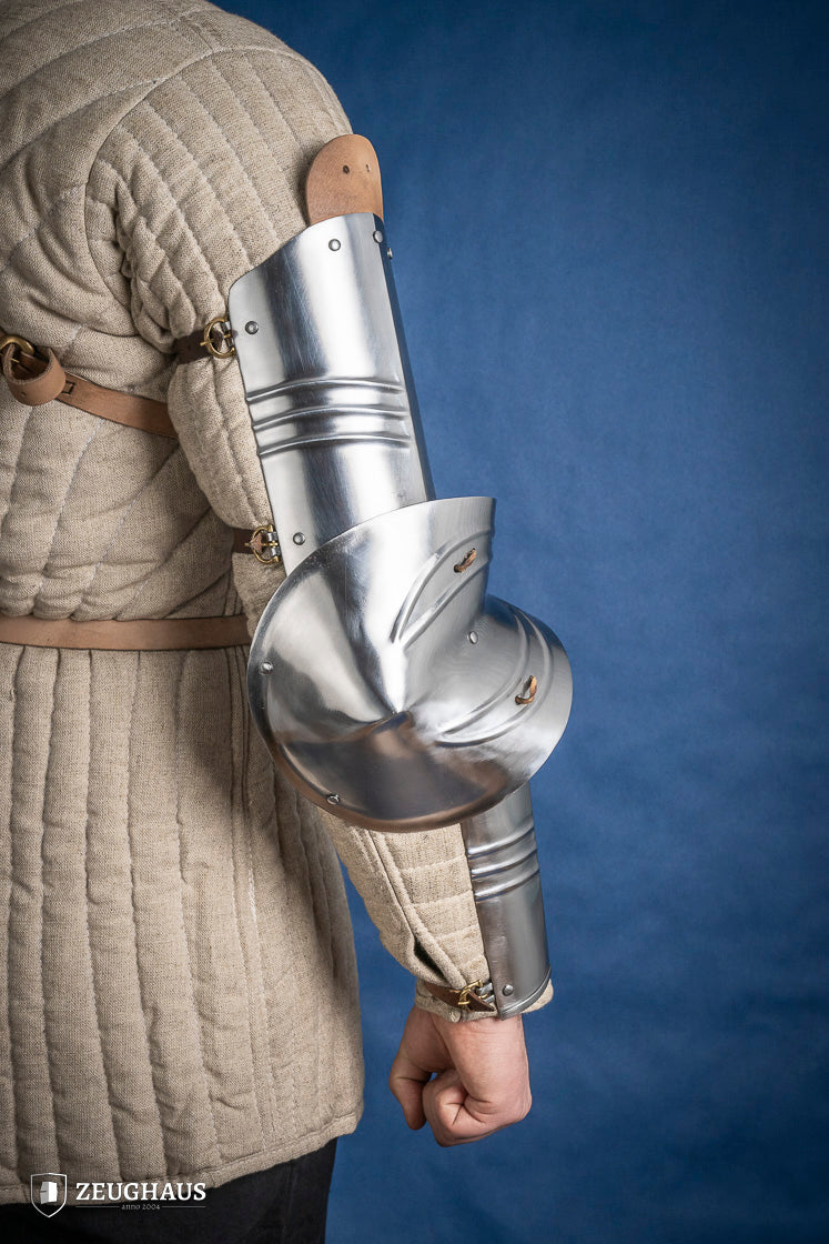 Deuschte Plattenarme 15 Jh. Poliert