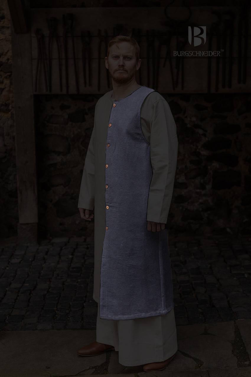 Tabard noir Auderic côté gauche