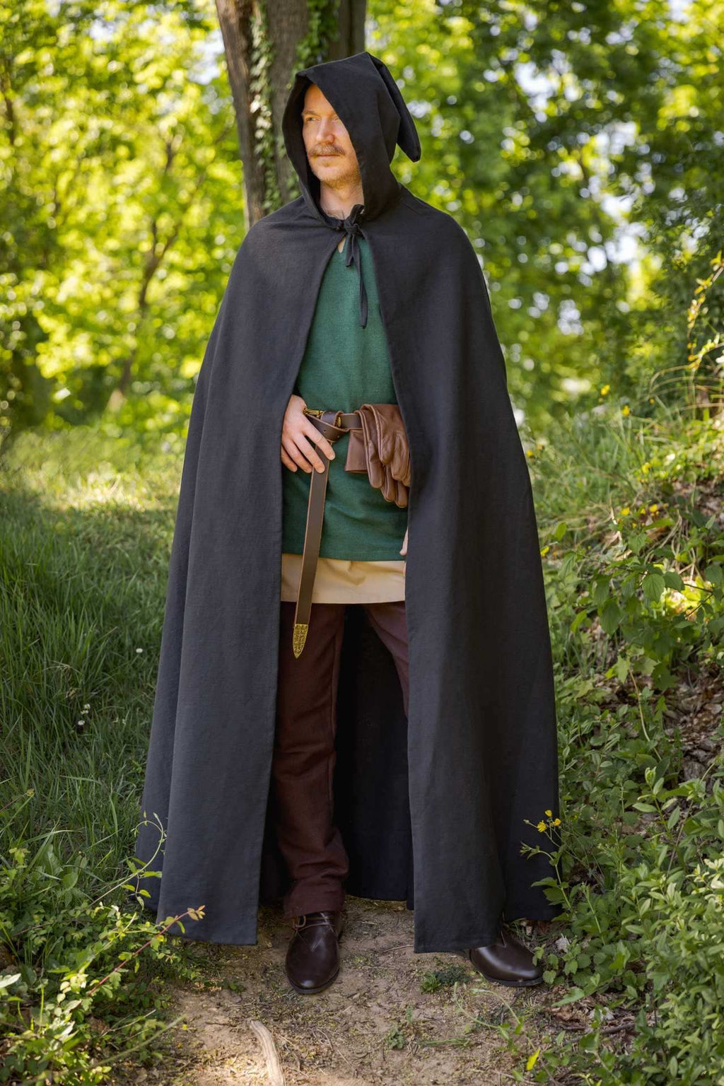 Cape with Hood Black 