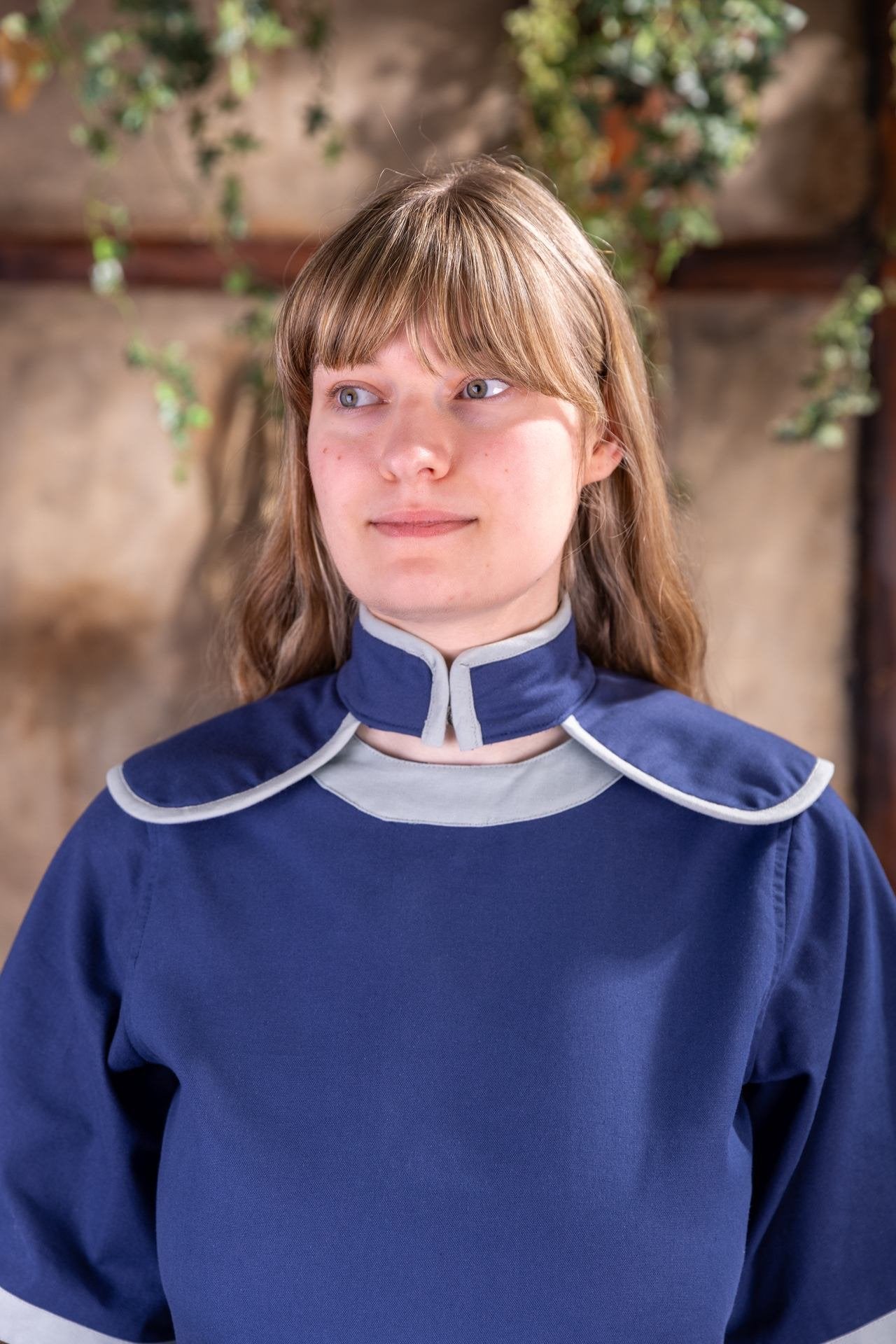 Dungeons & Dragons Female Cleric Gorget Dark Blue/Ice Blue