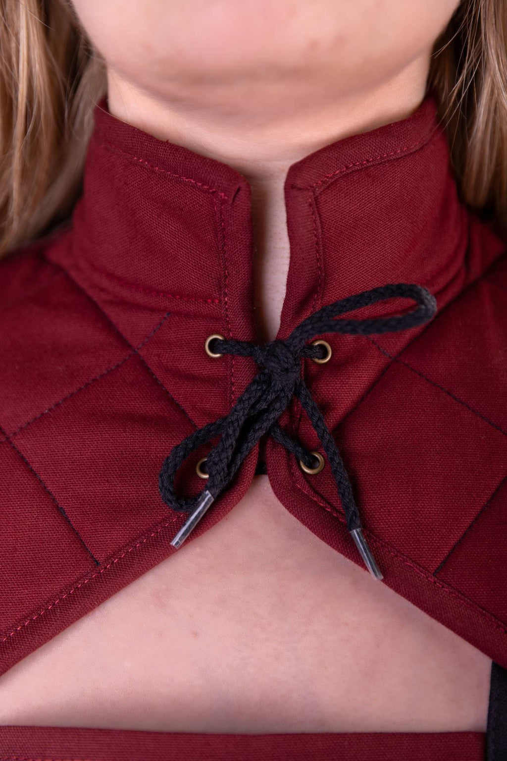 Dungeons & Dragons Female Fighter Gorget Bordeaux