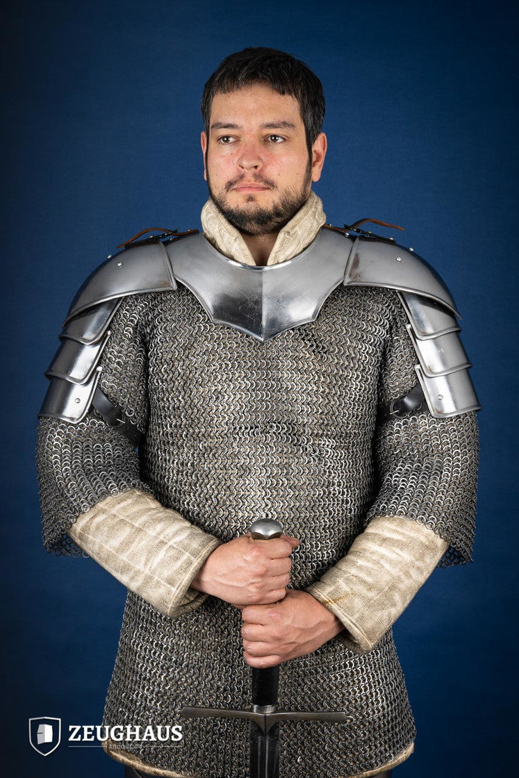 Schultern Brave Poliert