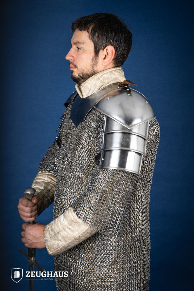 Schultern Brave Poliert